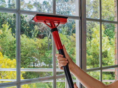 https://www.beyondhomes.ca/wp-content/uploads/2023/10/maintaining-window-cleaning.png